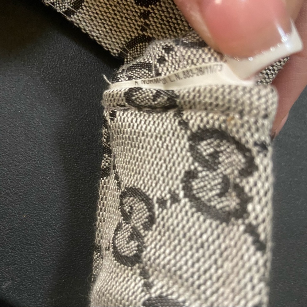 24 HOUR SALE 🔥 Vintage Gucci Visor 🔥 NO OFFERS - Picture 3 of 5